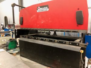 presse-plieuse-amada-promecam-cn-125-tonnes-x-3000-mm