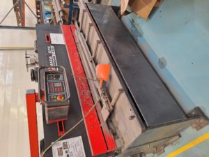 CISAILLE GUILLOTINE AMADA TYPE GPN 420 3